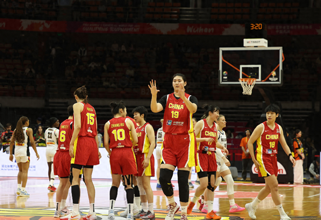 mk娱乐-女篮惨败张子宇成唯一亮点！18分钟20+11统治内线 2.26米对抗超强|比利时|李月汝|韩旭|比利时女篮|中国女篮_新浪体育_新浪新闻