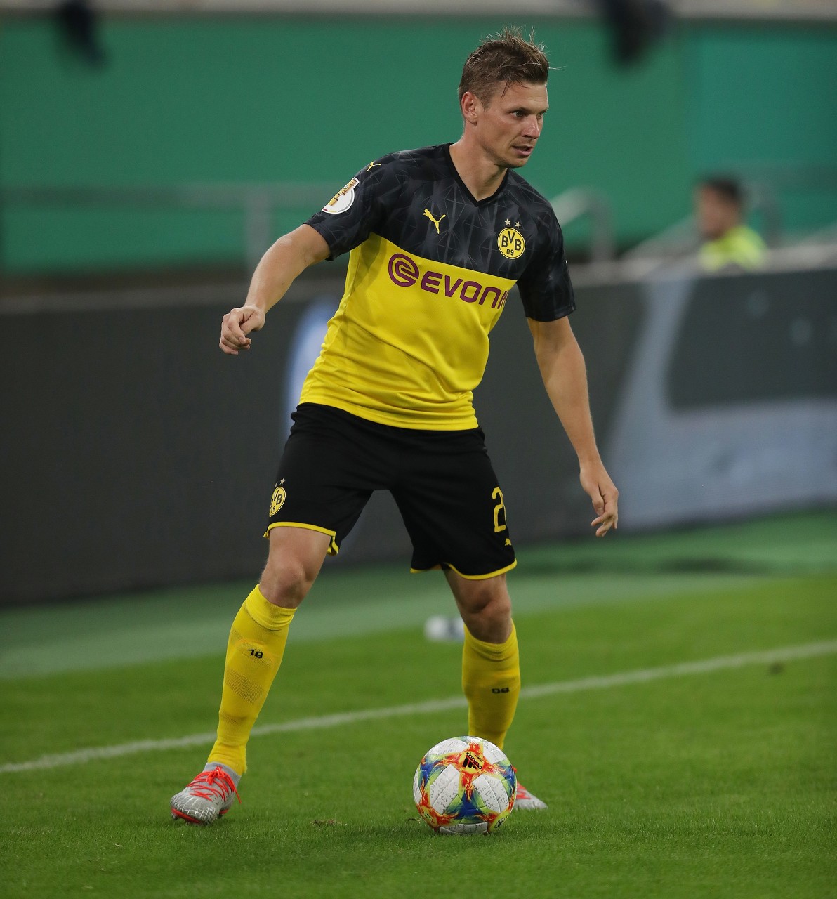 mk体育-德天空：执教8场仅拿2分，多特名宿皮什切克辞去波兰乙球队帅位