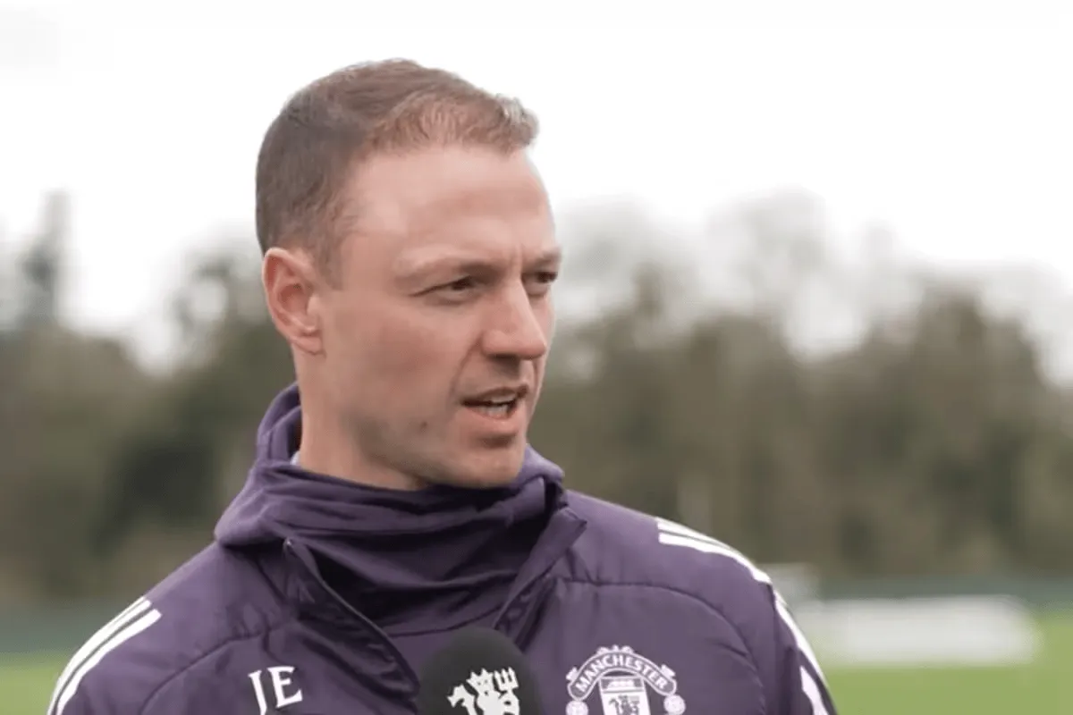 mk体育下载-埃文斯：刚当曼联助教有点怪，马奎尔还是我搭档现要指导他